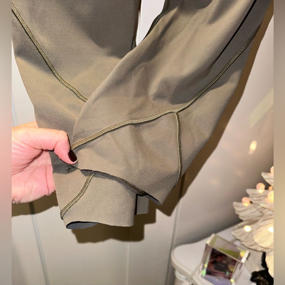 Lululemon Speed Tight flawed - Picture 6 of 9